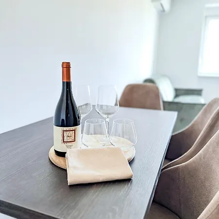 Mirko Apartament *